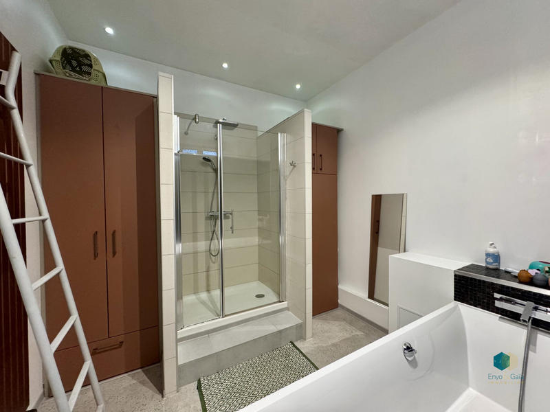 Appartement - 84 m² - 3 pièces