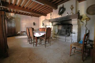 Maison - 215 m² - 9 pièces