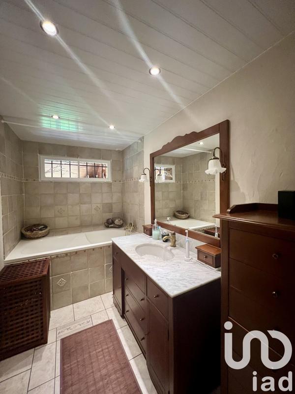 Maison - 200 m² - 7 pièces