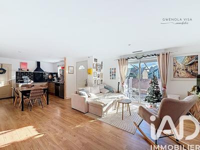 Maison - 90 m² - 4 pièces