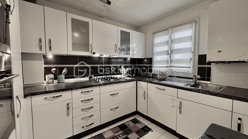 Maison traditionnelle - 73 m² - 4 pièces