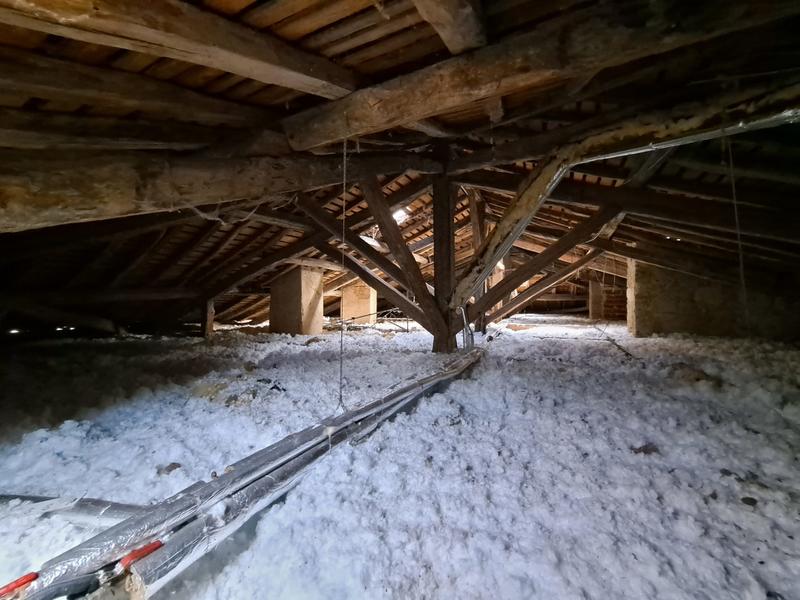 Château - 5 346 m² - 1 pièce