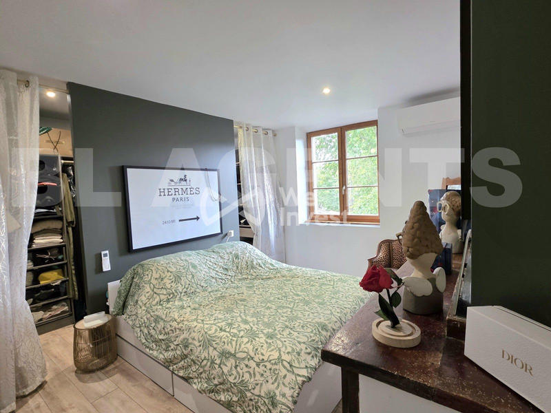 Maison - 280 m² - 8 pièces