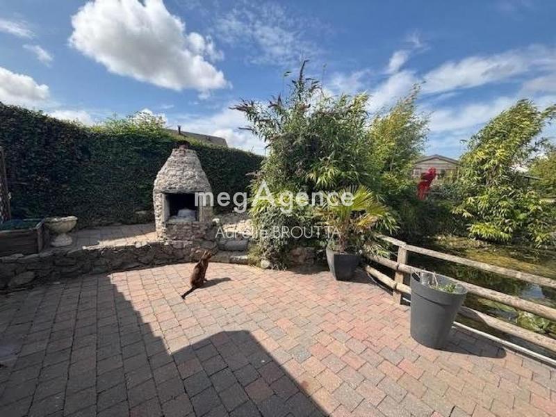 Maison - 247 m² - 8 pièces