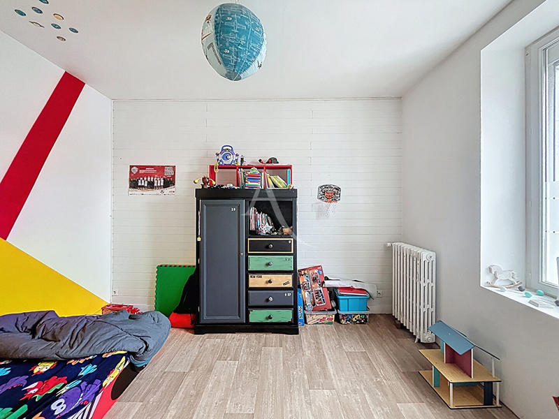 Maison - 111 m² - 7 pièces