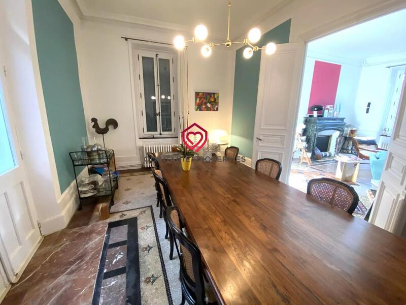 Maison de maîtres - 277 m² - 8 pièces