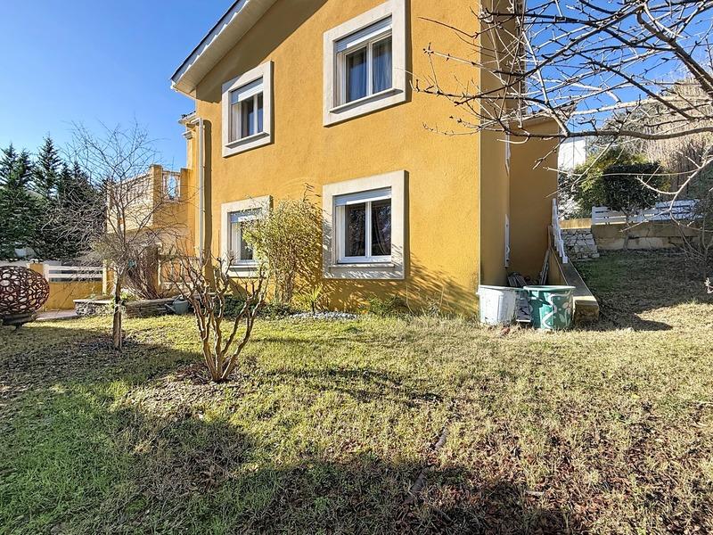 Maison - 166 m² - 7 pièces