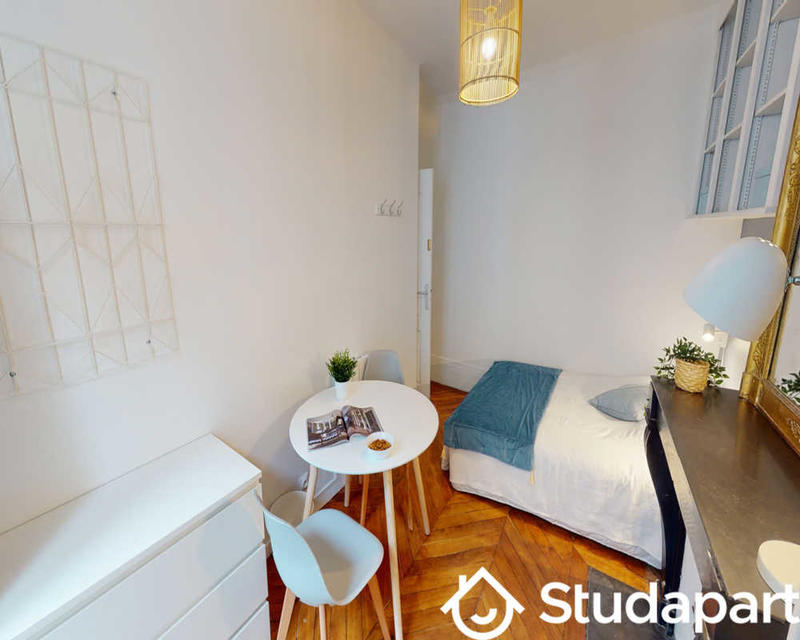 Chambre - 80 m² - 1 pièce