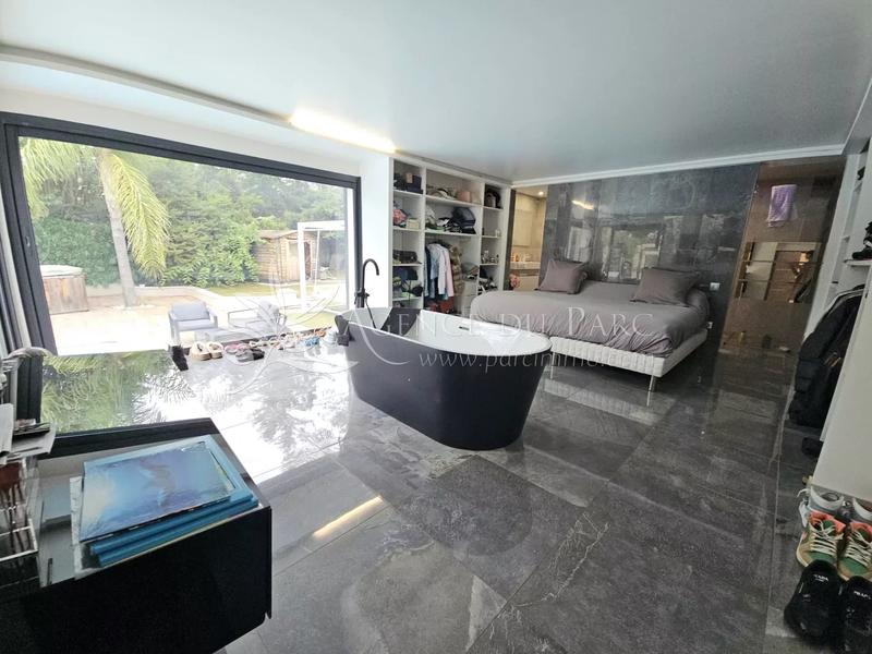 Villa - 200 m² - 5 pièces