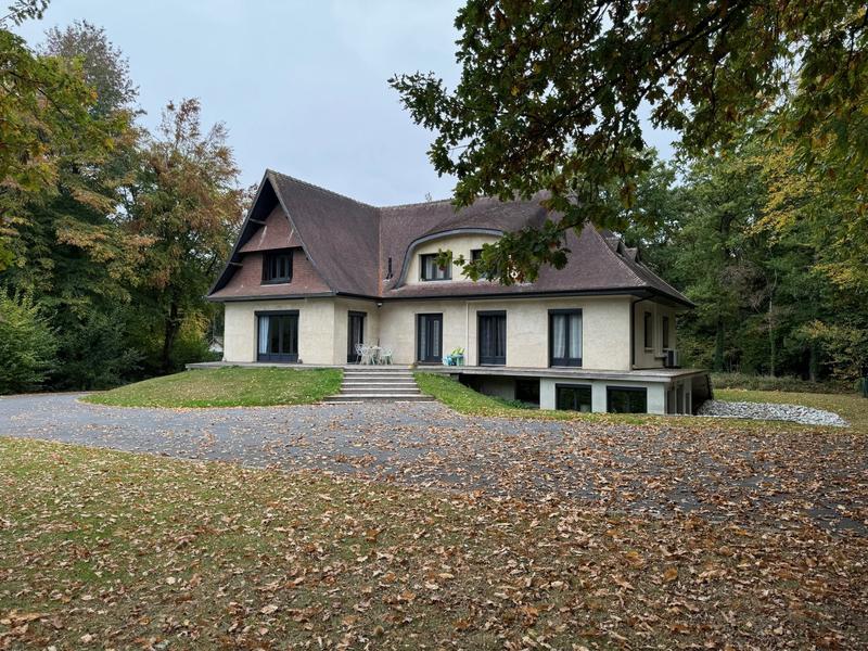 Maison - 265 m² - 7 pièces