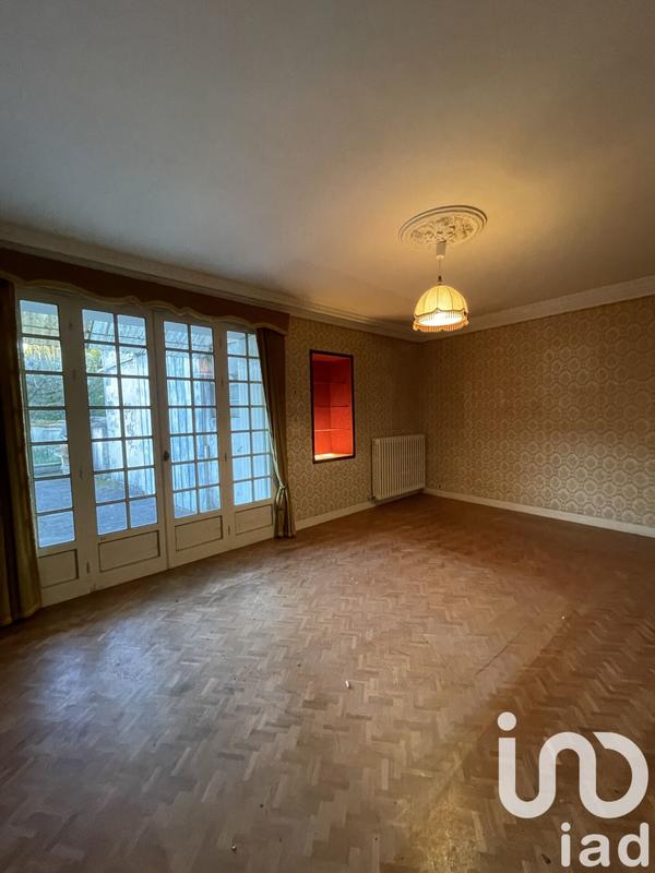 Maison - 300 m² - 12 pièces