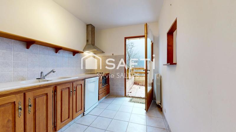 Maison - 233 m² - 7 pièces