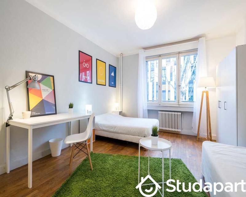 Chambre - 80 m² - 1 pièce