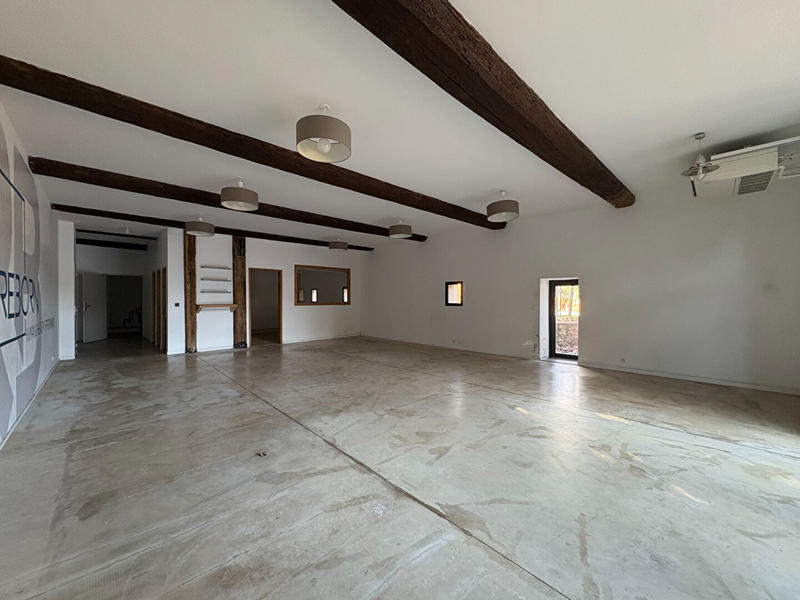 Local commercial - 110 m² - 2 pièces