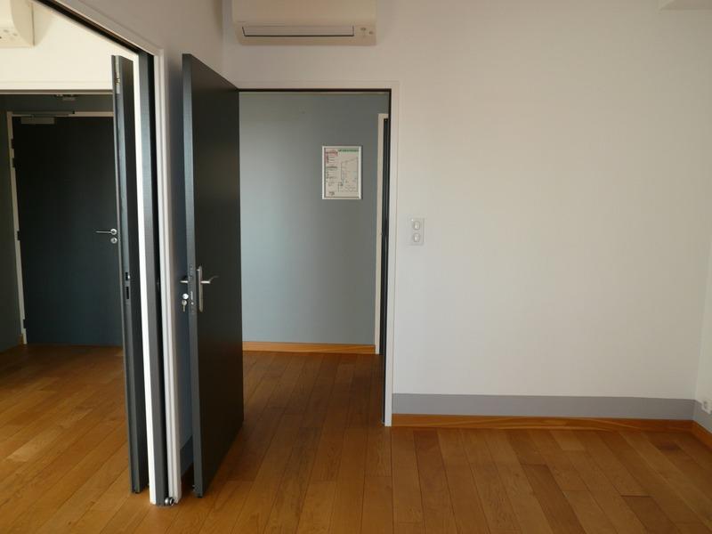 Bureau - 93 m² - 4 pièces