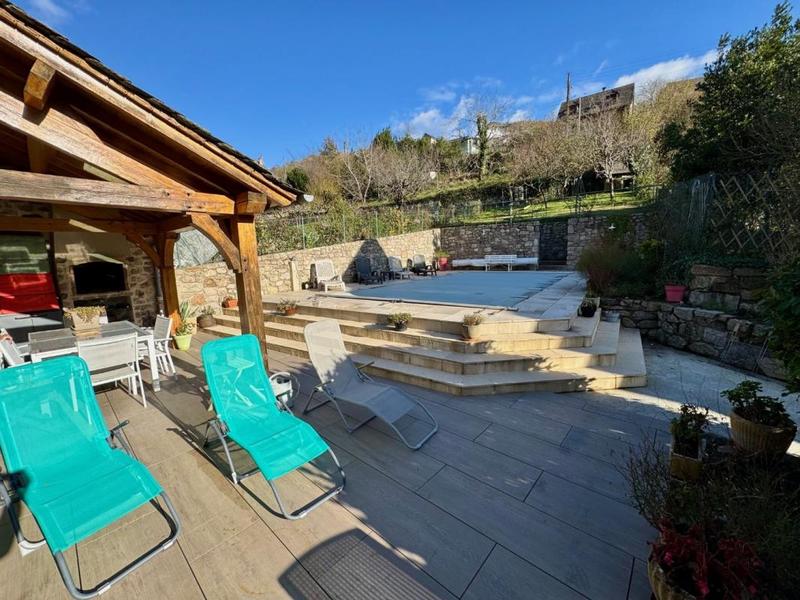 Maison traditionnelle - 175 m² - 9 pièces