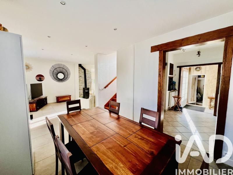 Maison - 99 m² - 6 pièces