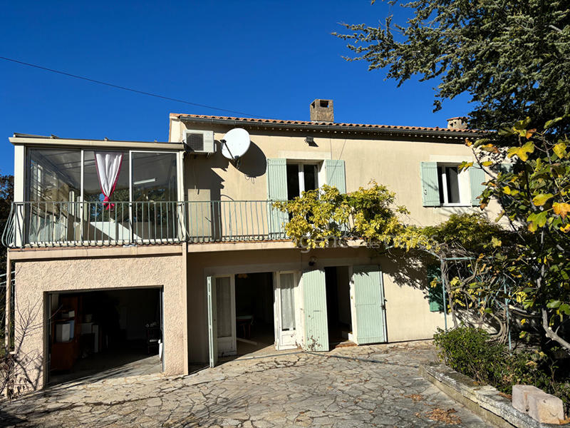 Maison - 174 m² - 9 pièces