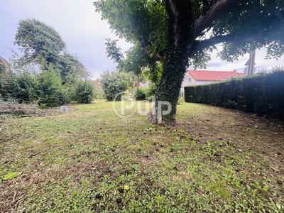 Terrain constructible - 971 m²