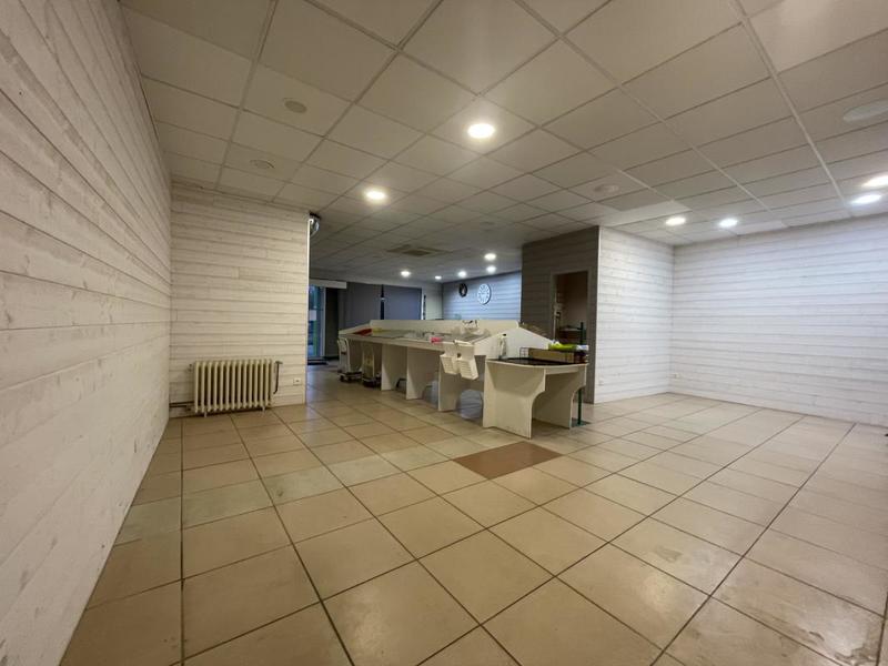 Local commercial - 118 m² - 3 pièces