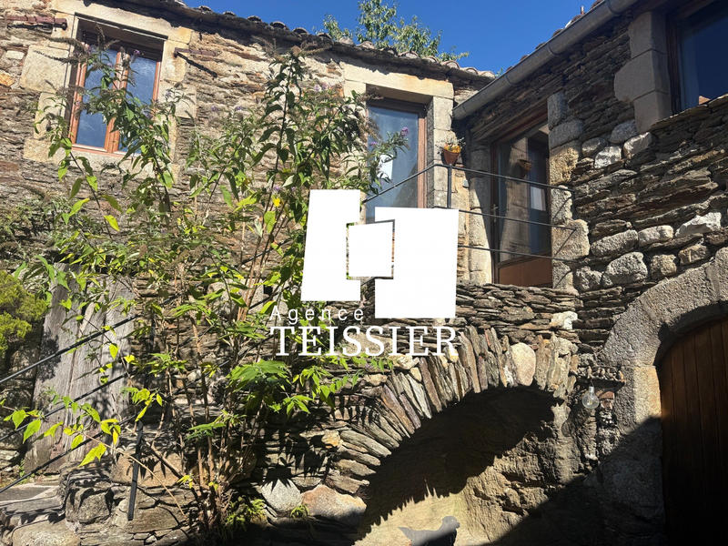 Maison - 250 m² - 7 pièces