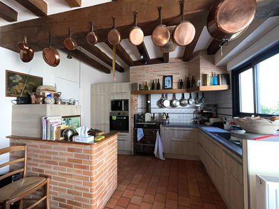 Maison - 234 m² - 8 pièces