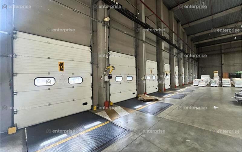 Entrepôt - 23 182 m²