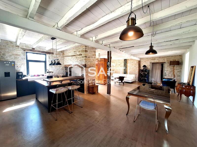 Maison - 200 m² - 4 pièces