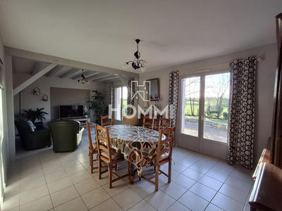 Maison traditionnelle - 140 m² - 6 pièces