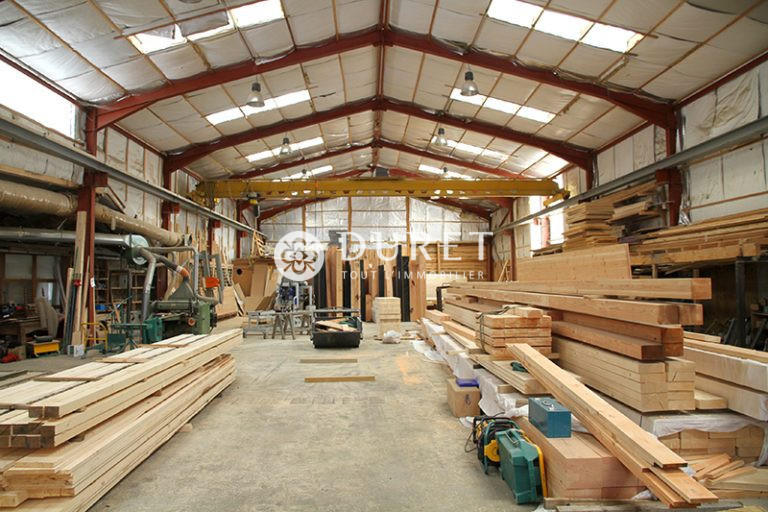 Local d'activités - 100 m²