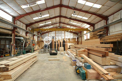 Local d'activités - 100 m²