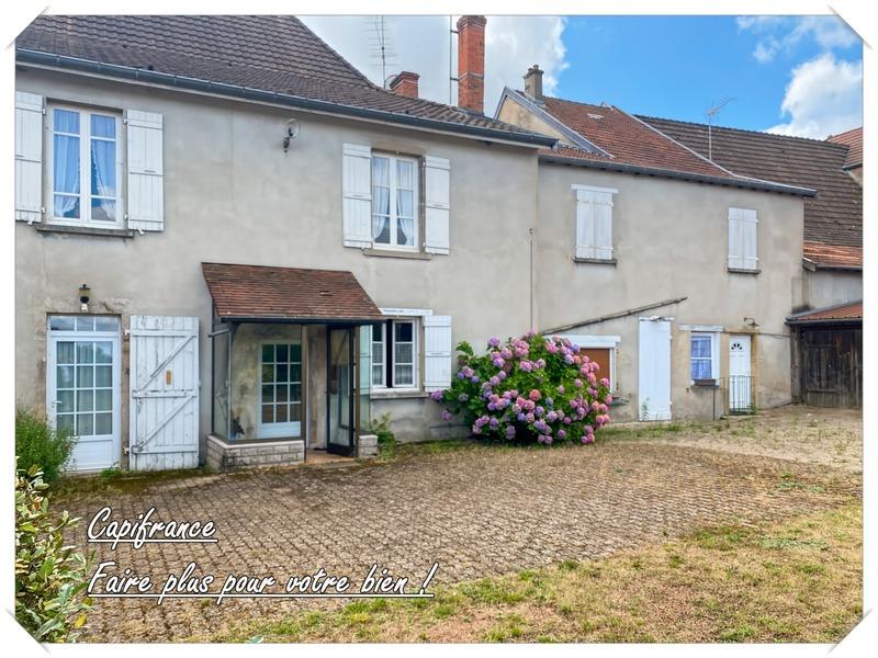 Maison de village - 473 m² - 12 pièces