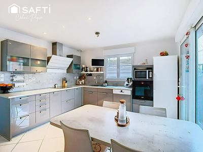 Maison - 162 m² - 8 pièces