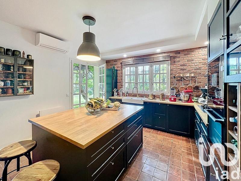 Maison - 270 m² - 6 pièces