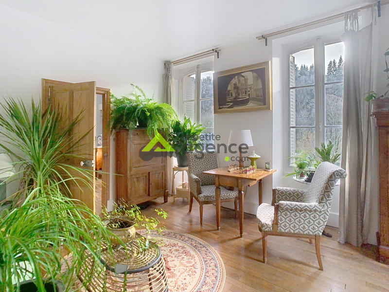 Maison - 266 m² - 9 pièces