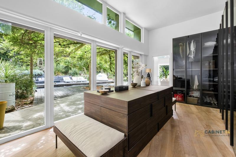 Maison - 585 m² - 10 pièces