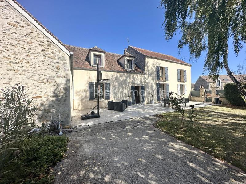 Maison - 190 m² - 8 pièces