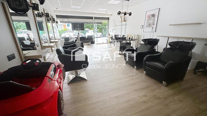 Local commercial - 54 m² - 1 pièce