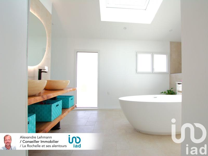 Maison - 202 m² - 6 pièces