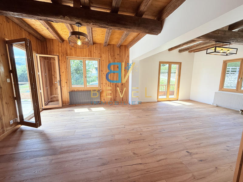 Châlet - 329 m² - 13 pièces