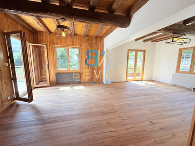 Châlet - 329 m² - 13 pièces