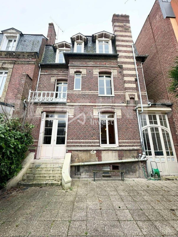 Maison - 309 m² - 12 pièces