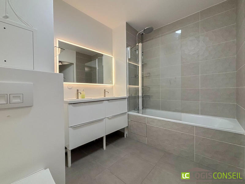 Appartement - 97 m² - 5 pièces