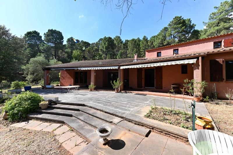 Maison - 232 m² - 6 pièces