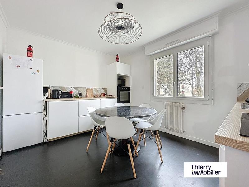 Appartement - 93 m² - 5 pièces