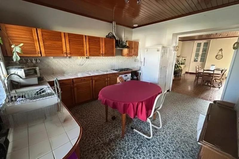 Maison - 205 m² - 9 pièces