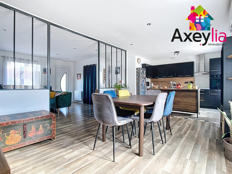 Maison - 90 m² - 5 pièces