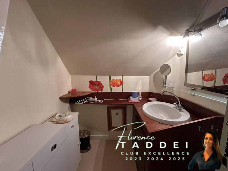 Maison - 210 m² - 7 pièces