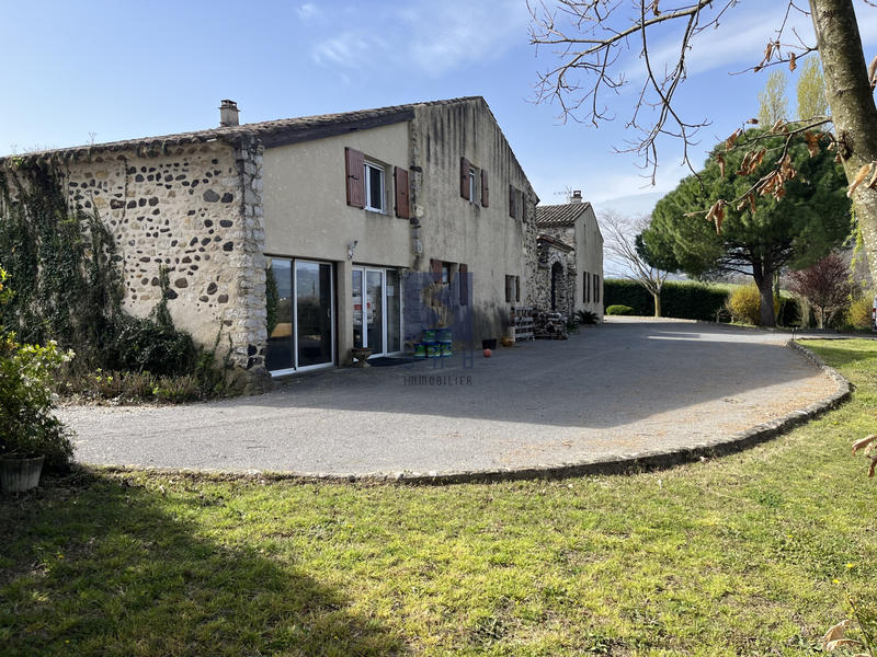 Maison - 450 m² - 11 pièces