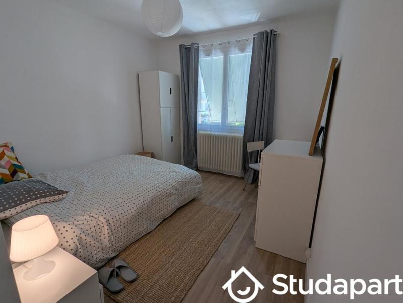 Chambre - 11 m² - 1 pièce